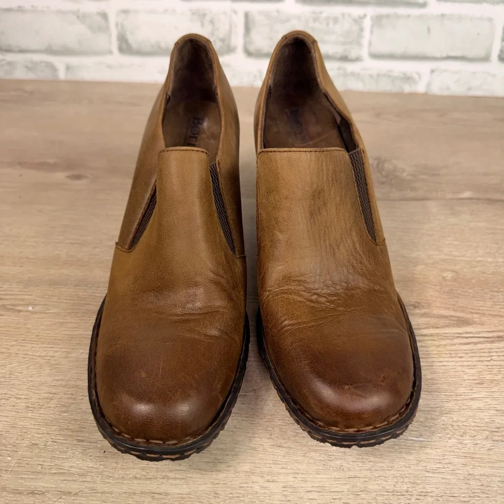 Born Leather Slip On Block Heel Booties Brown Womens 8.5